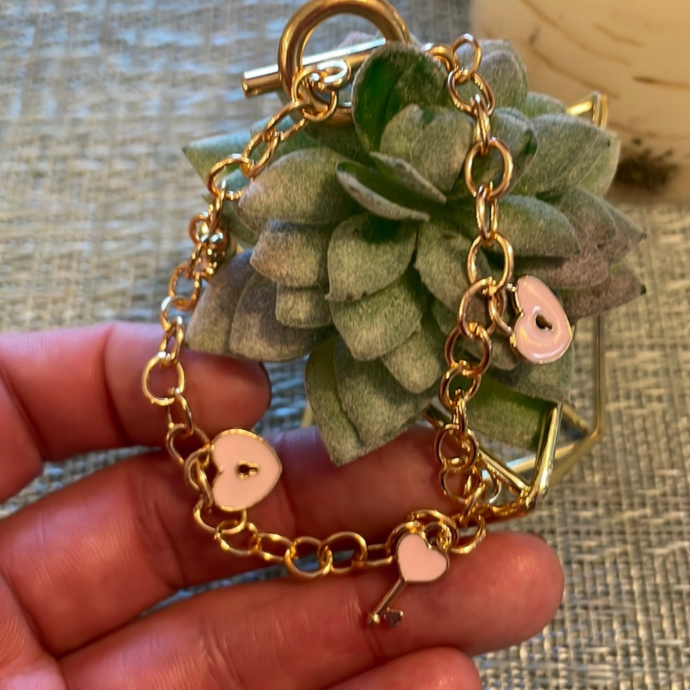 #100k Valentines Day Lock and Key Charm Fashion Bracelet